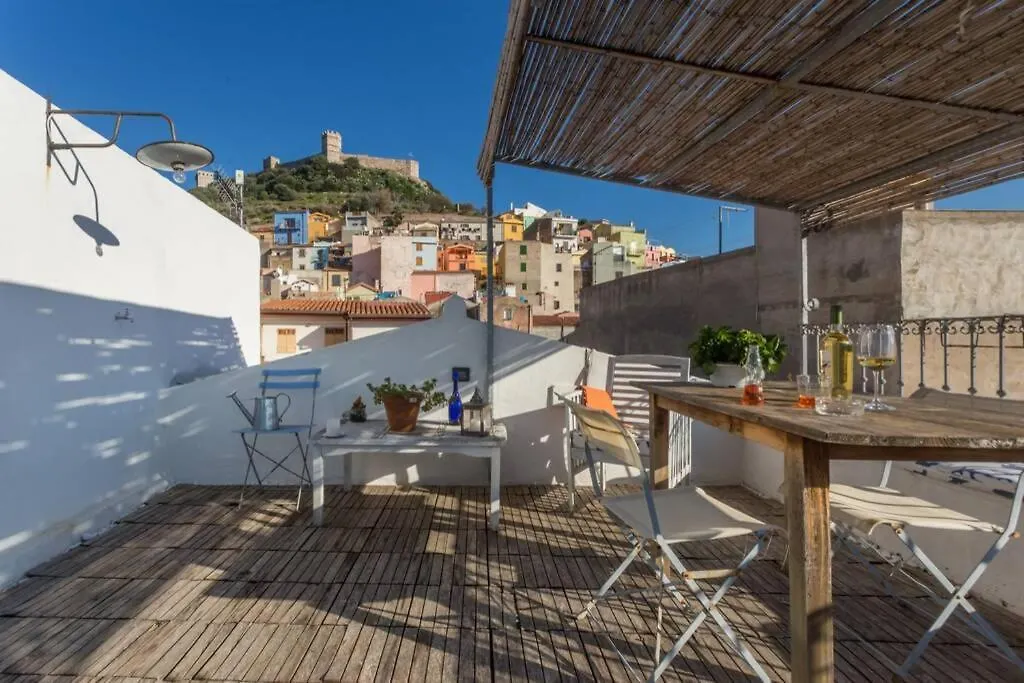 Su Dandaru, The Castle View House Lägenhet Bosa Italien